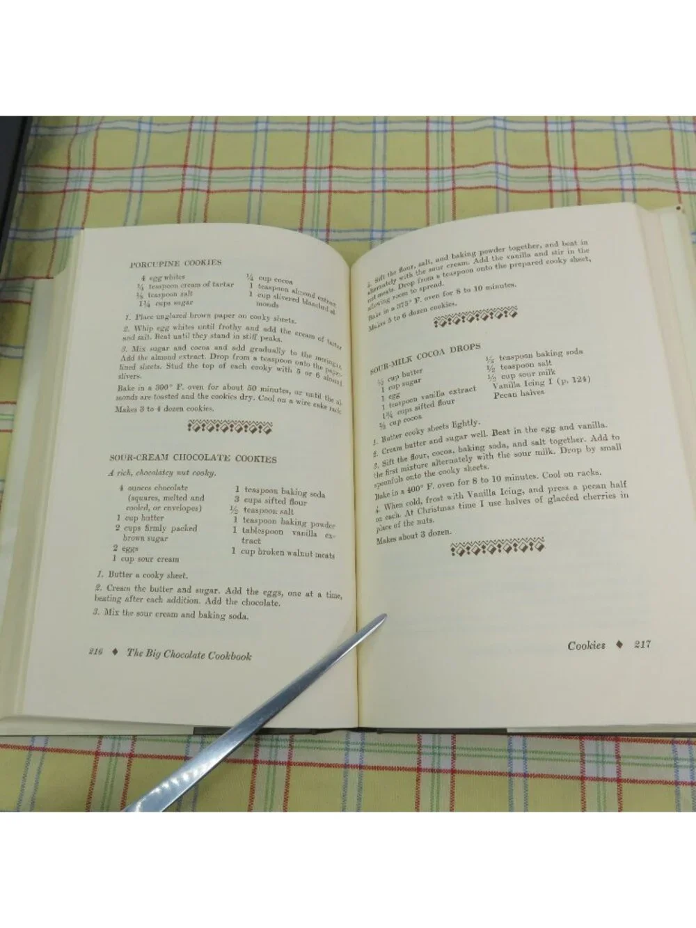 The Big Chocolate Cookbook 1968 1st Edition Gertrude Parke Vintage Dessert